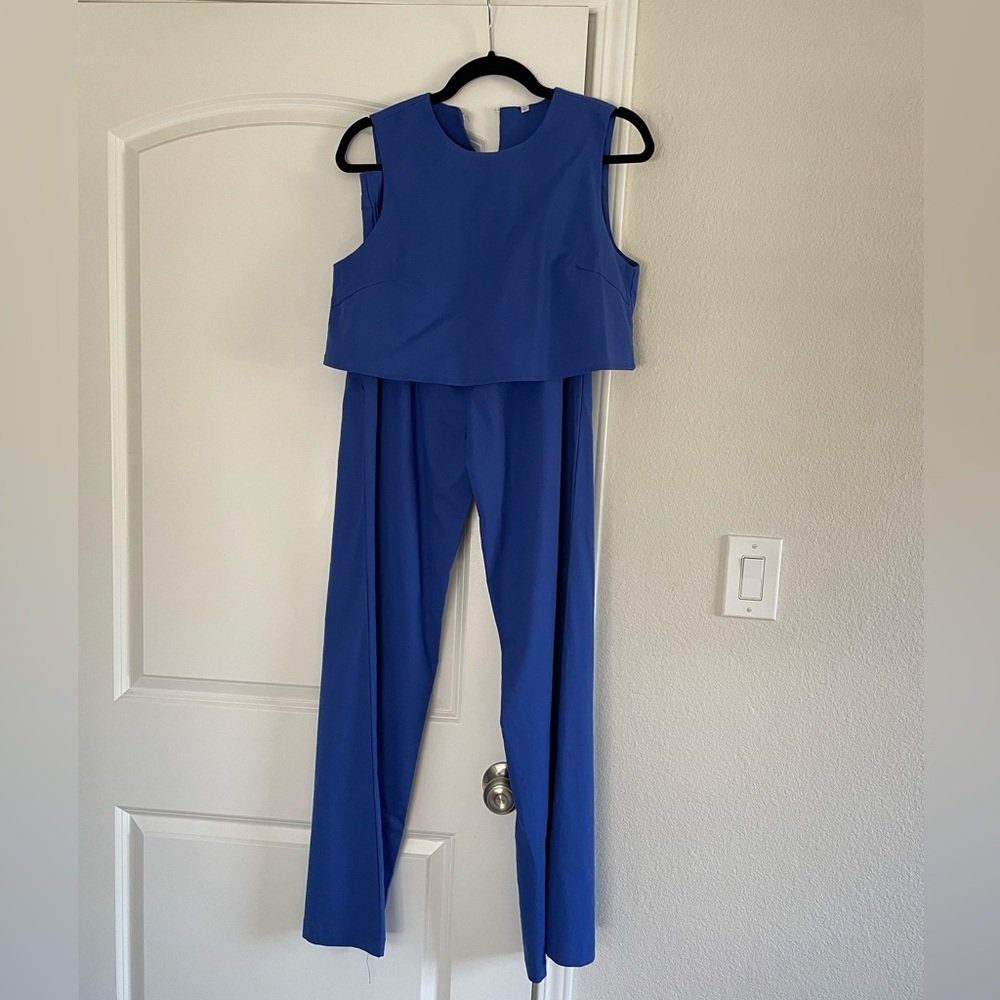 Cobalt Blue Female Form linen top and pant set